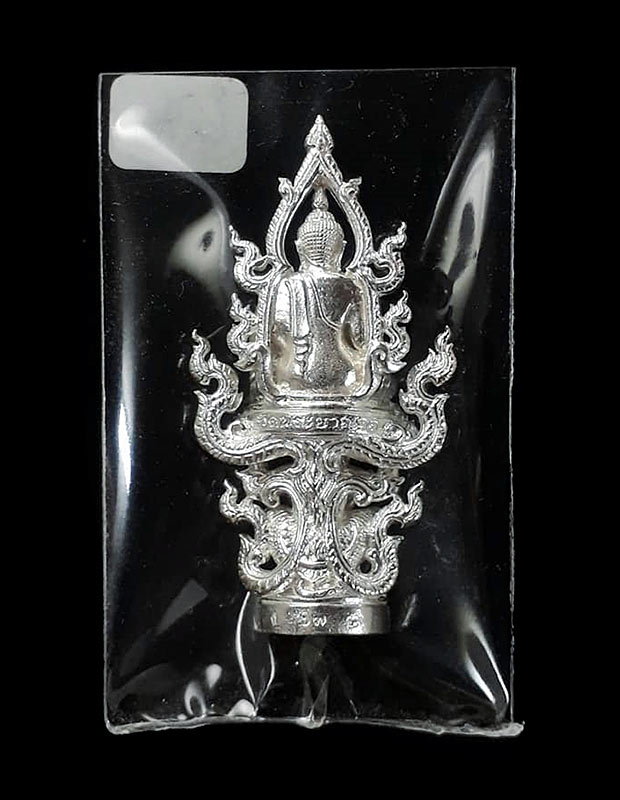 พระพุทธนิมิตรพิชิตมาร รุ่นพิชิตมาร พระอธิการใจ วัดพระยาญาติ จ.สมุทรสงคราม ปี2559 เนื้อเงิน