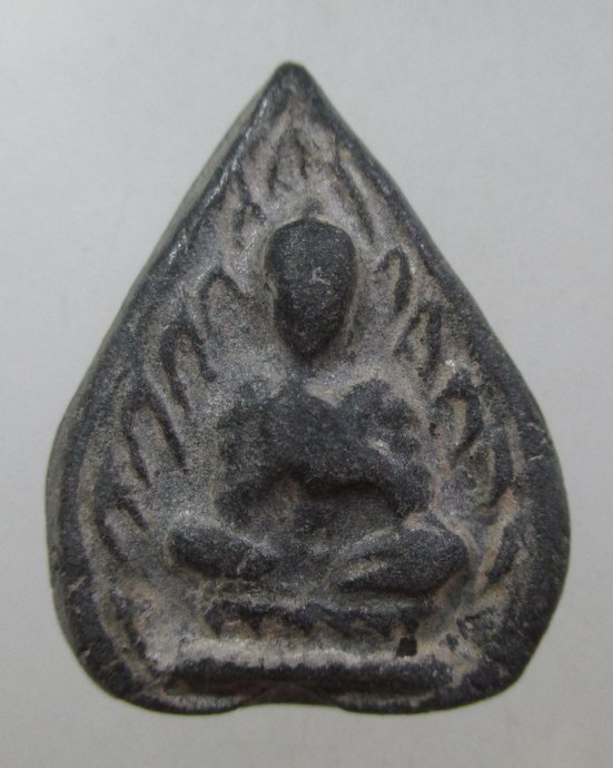๒๐ พระเนื้อผงใบลาน