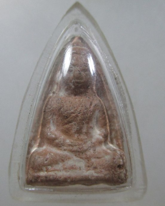 ๒๐ พระเชตุพน เนื้อดิน