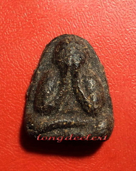 พระปิดตาเนื้อผงชานหมาก หลวงพ่อเที่ยง วัดม่วงชุม จ.กาญจนบุรี พิมพ์นี้หายาก สวยมากค่ะ