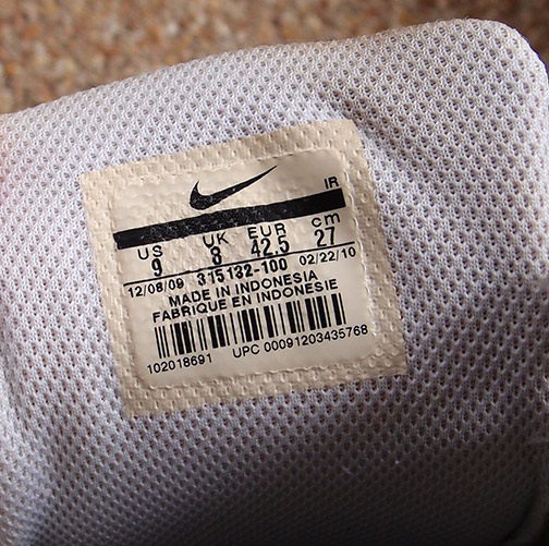 เคลียร์บ้าน ขายทิ้งถูกๆ !! รองเท้า NIKE  ของแท้ สีขาว เบอร์42.5 UK8 US9 แถบโลโก้สีเขียว