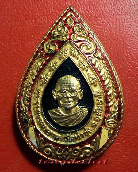 เข็มกลัดหลวงพ่อฤาษีลิงดำ วัดท่าซุง กะไหล่ทองลงยา สวยมากค่ะ