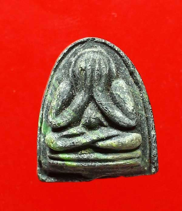 เคาะเดียว 400 บาท พระปิดตาหลวงพ่อแพ พิมพ์จิ๋ว เนื้อผง ปี2517 วัดพิกุลทอง จ.สิงห์บุรี พร้อมบัตรรับรอง