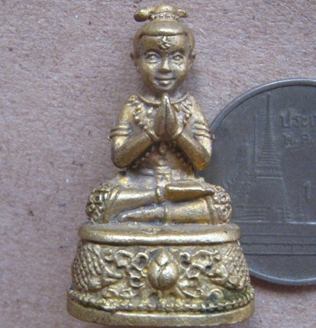 กุมารทอง เจริญทรัพย์ ปลุกเสกโดย หลวงปู่แย้ม วัดสามง่าม นครปฐม ปี2557 เลข3314 ก้นอุดผงฝังตะกรุด+กล่อง