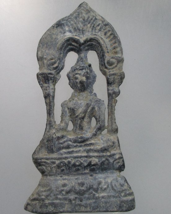 ๒๐ พระพุทธนั่งซุ้ม เนื้อชิน