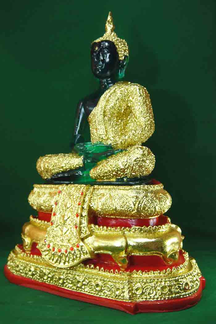 พระแก้วมรกต พิมพ์ทรงเครื่องฤดูฝน 9 นิ้ว