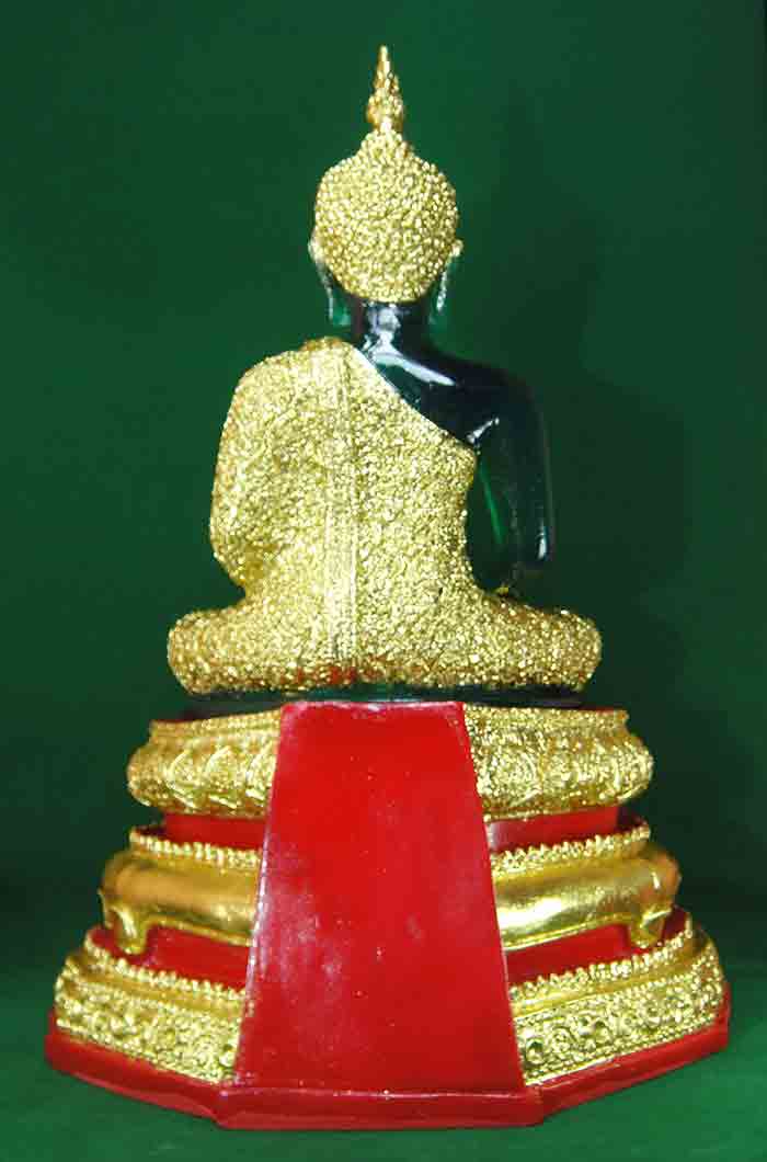 พระแก้วมรกต พิมพ์ทรงเครื่องฤดูฝน 9 นิ้ว