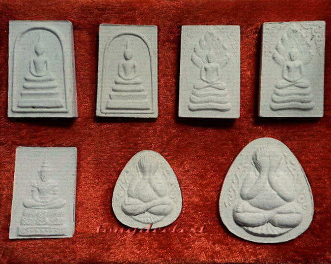 พระเนื้อผงผสมผงจิตรลดา สมเด็จพระญาณสังวร เสาร์ 5 ปี 2537 สวยมากพร้อมกล่องเดิมค่ะ