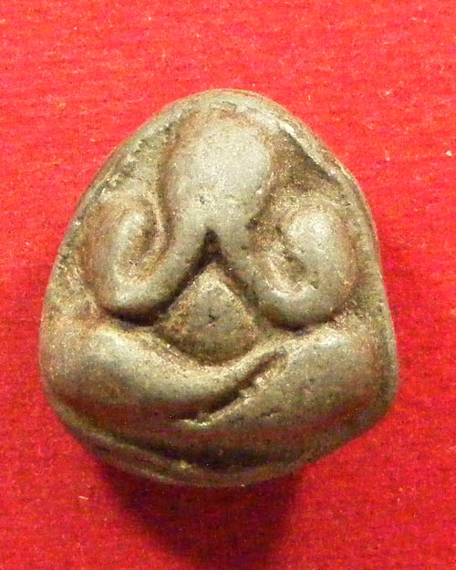 พระปิดตาหลังยันต์ ไม่ทราบที่