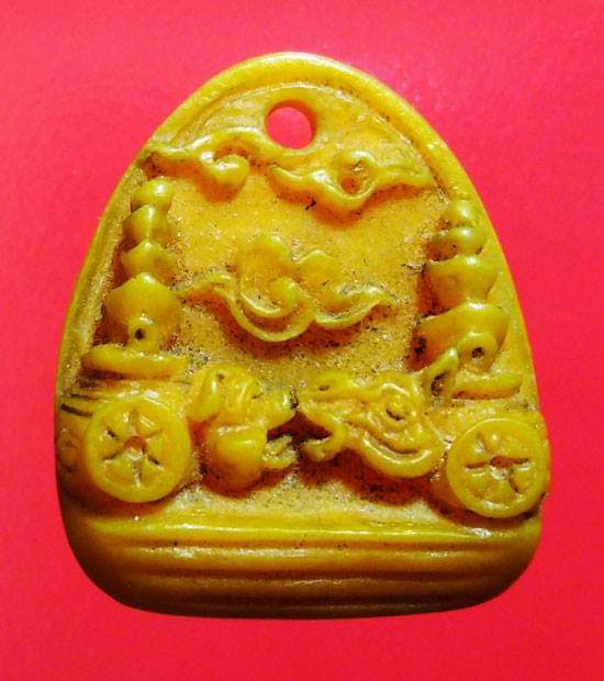 กระดูกช้างแกะสลัก ศิลปะสวยงามมาก เนื้อฉ่ำเหลืองผิวเข้มจัด เก่ามาก