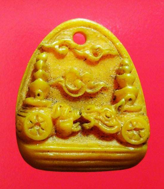 กระดูกช้างแกะสลัก ศิลปะสวยงามมาก เนื้อฉ่ำเหลืองผิวเข้มจัด เก่ามาก