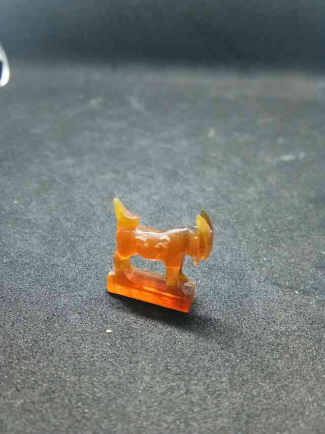 วัดใจ....แพะ แกะจากเขาควายเผือก ฐาน 1.5 ซม.หลวงพ่อสิน วัดละหารใหญ่