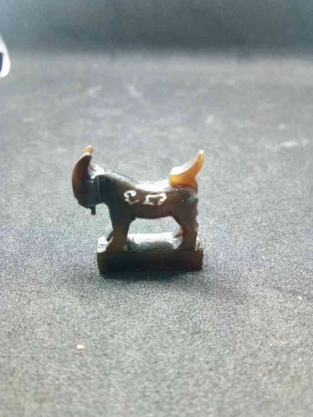 วัดใจ....แพะ แกะจากเขาควายเผือก ฐาน 1.9 ซม.หลวงพ่อสิน วัดละหารใหญ่