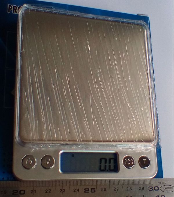 #เครื่องชั่งดิจิตอล ..Professional Digital Table Top Scale[แบบตั้งโต๊ะ] ชั่งได้ถึง 2,000 กรัม