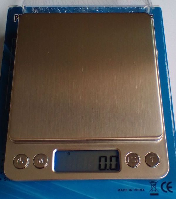 #เครื่องชั่งดิจิตอล ..Professional Digital Table Top Scale[แบบตั้งโต๊ะ] ชั่งได้ถึง 2,000 กรัม