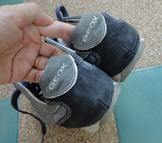 รองเท้า GEOX ของแท้ เบอร์42ครับ