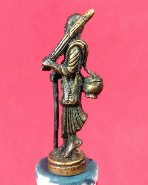 รูปหล่อพระสิวลี พระอรหันต์ผู้เลิศในทางโชคลาภ วัดสุทัศน์เทพวราราม ปี 2544