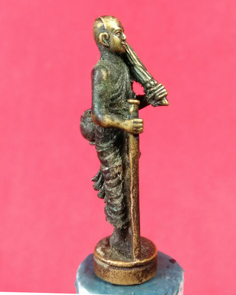 รูปหล่อพระสิวลี พระอรหันต์ผู้เลิศในทางโชคลาภ วัดสุทัศน์เทพวราราม ปี 2544