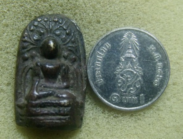 **วัดใจ**พระคง เนื้อโลหะผสมเก่าๆ ไม่ทราบที่**เนื้อจัดๆ เชิญชมครับ