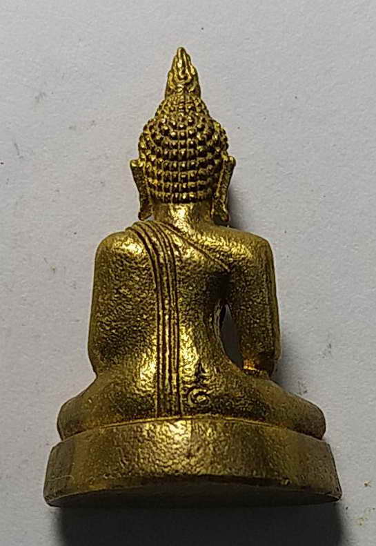 40 บาท รูปหล่อพระพุทธ ด้านหลังตอกโค๊ตอุ ไม่ทราบที่ สวยนะครับองค์นี้