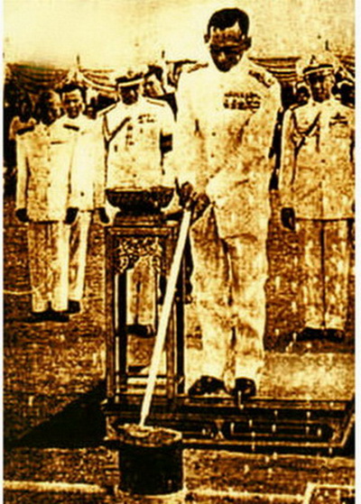 พระร่วงรางปืน (หลังฉัตร จ.อุ) วัดมกุฎฯ กทม. ปี 11 พิธีเสกยิ่งใหญ่ระดับชุมนุมเกจิดังในตำนาน ...
