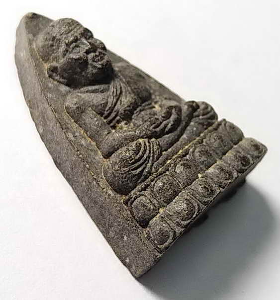 30 บาท พระผงหลวงปู่ทวด วัดช้างให้ หลังเรียบ ไม่ทราบปีที่สร้าง