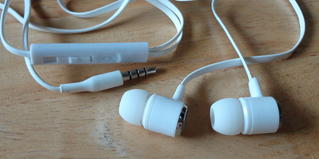 กล่อง dtac S3 พร้อมหูฟังและจุกสำรองใหม่ๆเลย