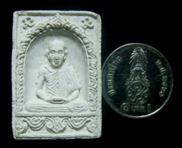 **วัดใจ**รูปเหมือนเนื้อผง หลวงพ่อเกษม เขมโก รุ่นบารมี ๘๑ ปี ๒๕๓๕**ตอกโค้ด สวยๆ 