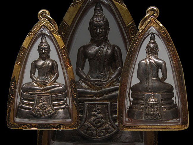 ปี 2537 พระกริ่ง รุ่น 120 ปี กรมศุลกากร พระพุทธโสธร เนื้อเงิน เลี่ยมทอง