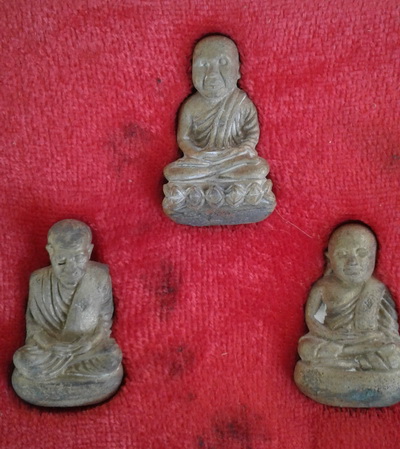 ((เคาะเดียวแดง)) รูปหล่อเบ้าทุบ ลป.ทวด ลพ.เงิน ลพ.โต รุ่นบารมีแผ่ไพศาล