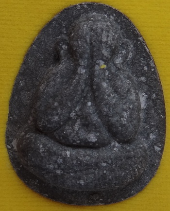 พระปิดตาน้ำท่วม@หลวงพ่อนพวรรณ วัดเสนานิมิตร อยุธยา สร้างน้อยลองชมนะครับ ขอบอกว่าดีจริงๆครับ บูชาดีดี