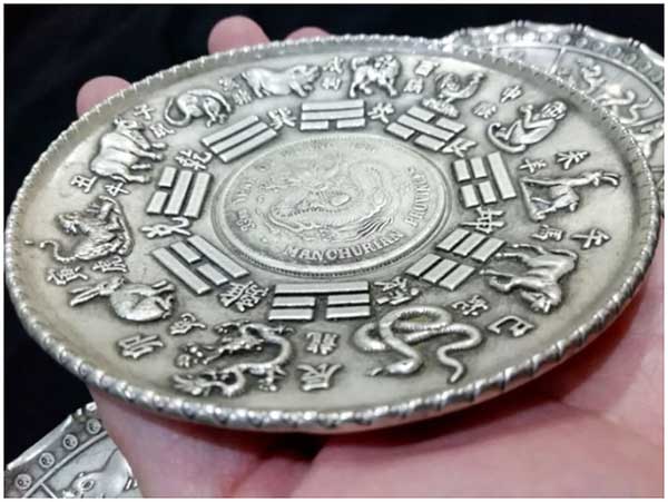 *ถาดลาย12นักษัตรจีน ทองเหลืองชุบเงิน*