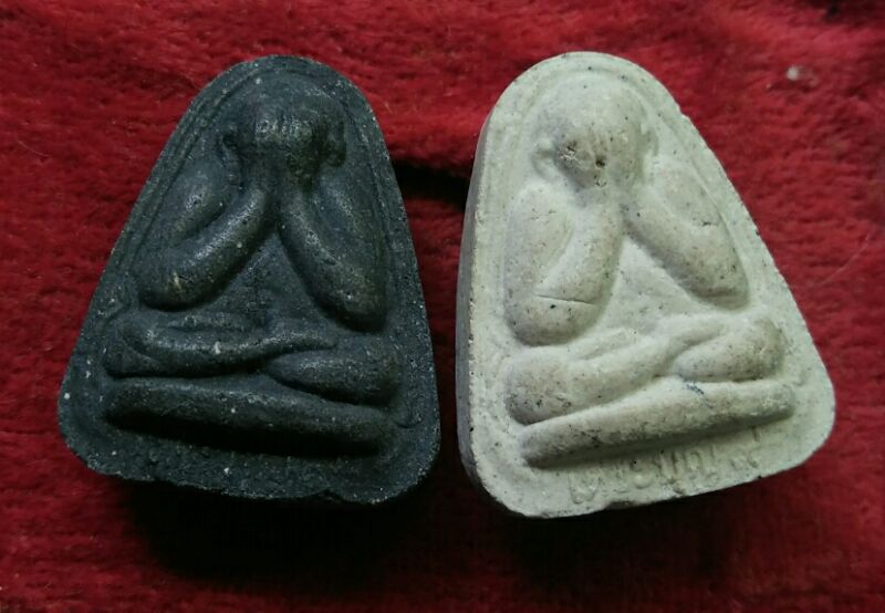 พระปิดตาเดชะบุญ๙ หลวงพ่อจักร วัดซุ้ง จ.สระบุรี สวยๆ2องค์2เนื้อครับ