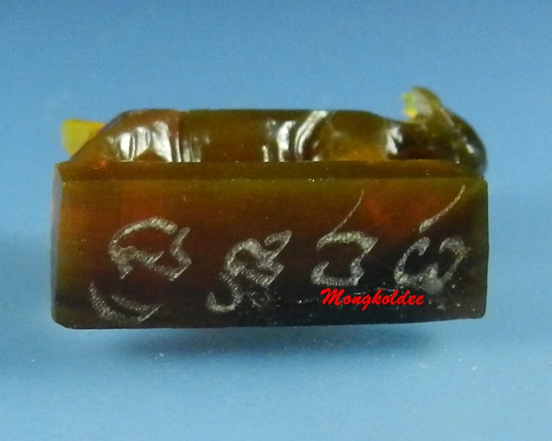 แพะมหาเสน่ห์ แกะจากเขาควาย สีน้ำผึ้งเข้ม หลวงพ่อสิน วัดละหารใหญ่ จ.ระยอง No.32