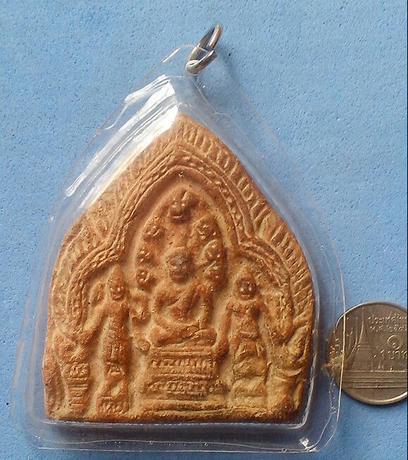 30 บาท พระเนื้อดินเผาเลี่ยมกรอบพลาสติก ไม่ทราบที่
