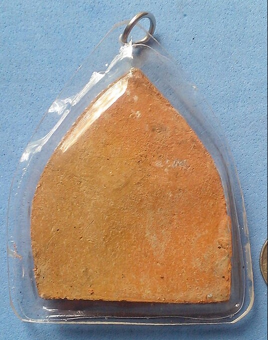 30 บาท พระเนื้อดินเผาเลี่ยมกรอบพลาสติก ไม่ทราบที่