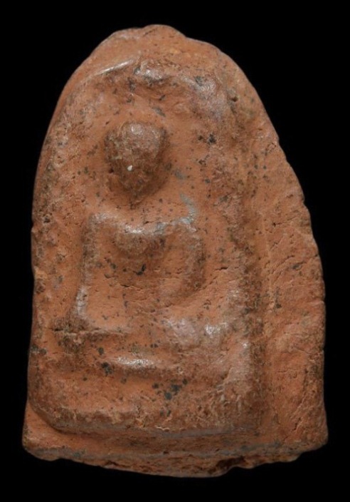 พระพิมพ์เล็บมือ เนื้อดิน กรุวัดคู้ยาง จ.กำแพงเพชร