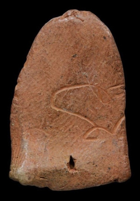 พระพิมพ์เล็บมือ เนื้อดิน กรุวัดคู้ยาง จ.กำแพงเพชร