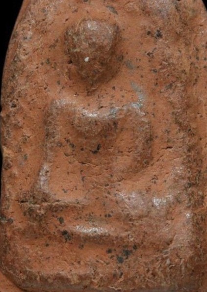 พระพิมพ์เล็บมือ เนื้อดิน กรุวัดคู้ยาง จ.กำแพงเพชร