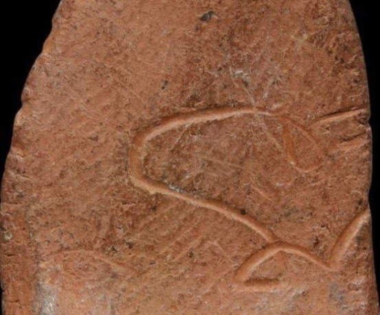 พระพิมพ์เล็บมือ เนื้อดิน กรุวัดคู้ยาง จ.กำแพงเพชร