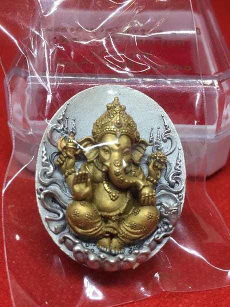 เหรียญหล่อ พระพิฆเนศ บรรจุกริ่ง สามกษัตริย์ พื้นเงินซาติน วัดแก้วแจ่มฟ้า ปี60