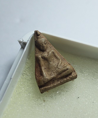 พระนางพญา กำแพงเพชร เนื้อดิน  พิมพ์ตื้น  สภาพสวยๆ  