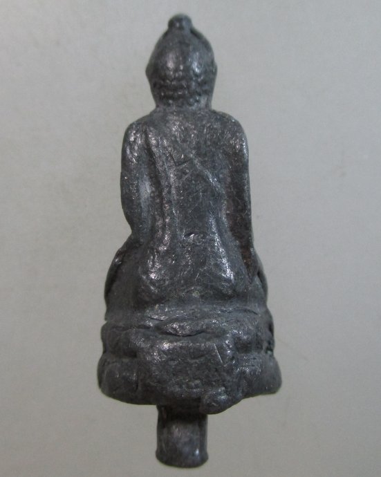 ๒๐ พระพุทธเนื้อตะกั่ว