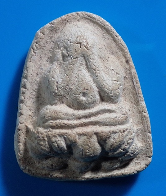 พระปิดตา ฐานบัวหลังยันต์