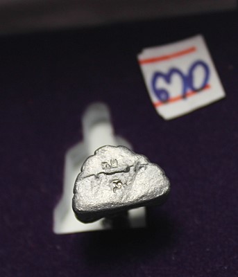 พระรูปหล่อหลวงปู่คำบุ เนื้อตะกั่ว พร้อมกล่องกำมะ สวยๆ ครับ 