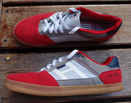 รองเท้า Head ของแท้ สวยเฉียบใหม่ๆเลย Heritage collection ด้านข้างเดินเส้นหลากสี