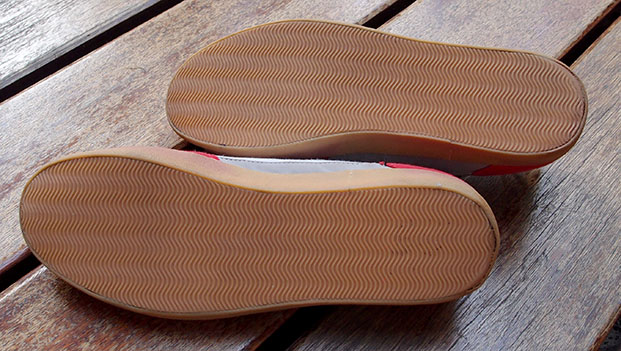 รองเท้า Head ของแท้ สวยเฉียบใหม่ๆเลย Heritage collection ด้านข้างเดินเส้นหลากสี