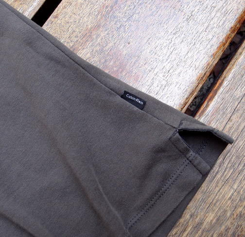 เสื้อ Calvin Klein ของแท้ คอปก กระเป๋าคู่ เบอร์ L