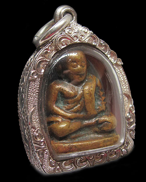 หลวงพ่อเงิน วัดห้วยเขน จ.พิจิตร "พิมพ์ใหญ่ A แขนบั้ง" นิยมสุดครับ