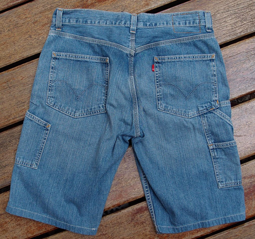 ยีนส์ขาสั้น Levi's ลีวายส์ เอว32ครับ